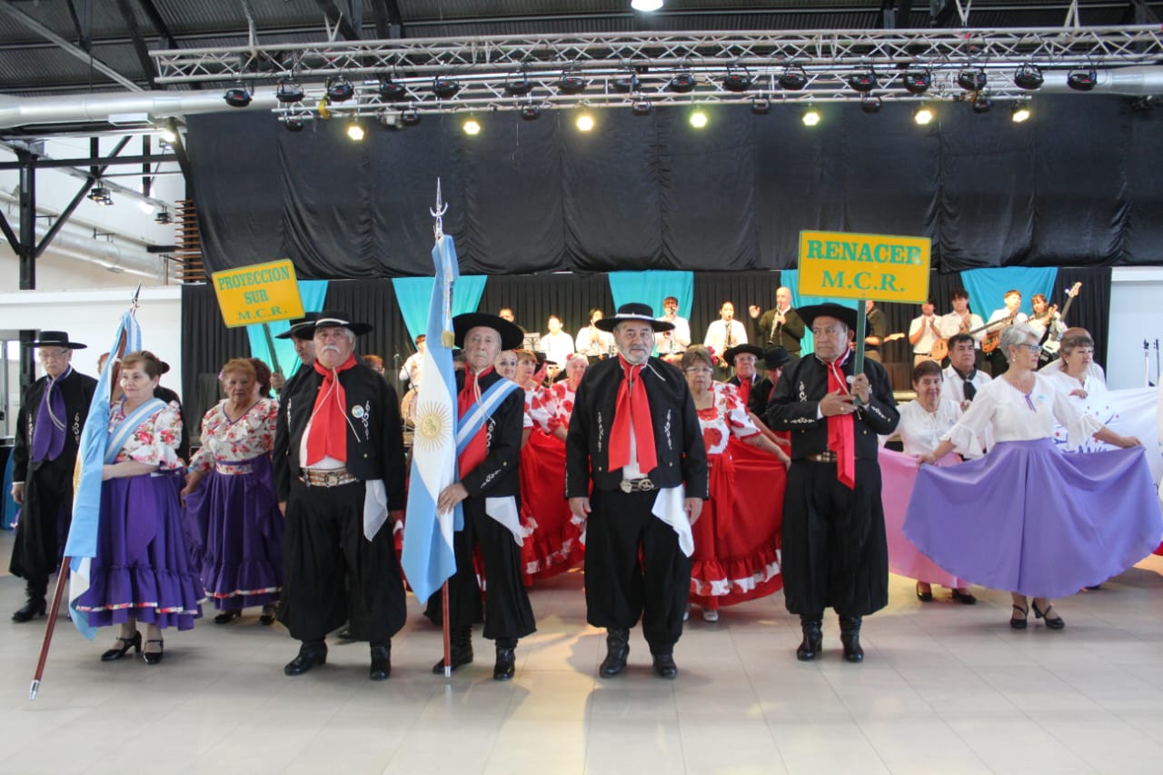 Comodoro concretó el 2° Encuentro Regional de Danzas Folclóricas de Adultos Mayores 