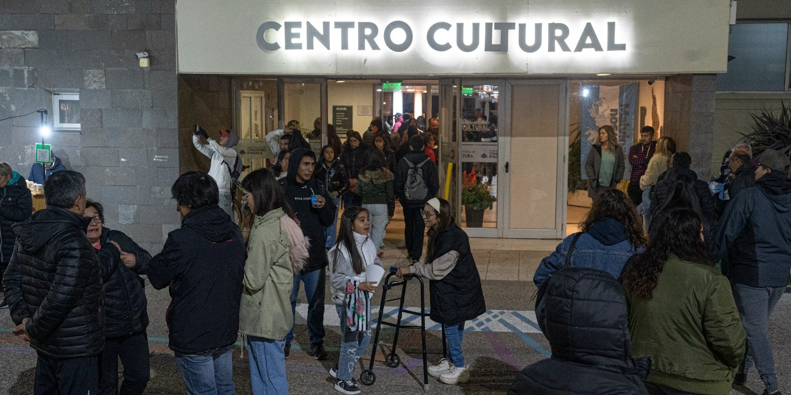 Hamlet: El elenco contra el espíritu